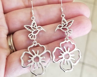 Pendientes de colibrí de plata, pendientes de colibrí, pendientes de flores para mujer, pendientes colgantes, joyería de flores, flores de primavera, colibríes