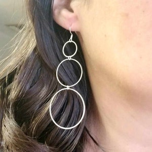 Örhängen i sterlingsilver med trippelformad hänge, graderade örhängen, 3 örhängen, snygga, stora örhängen