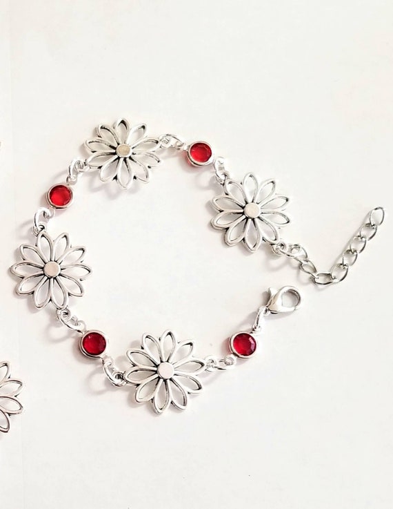 Daisy chain nomination best sale bracelet