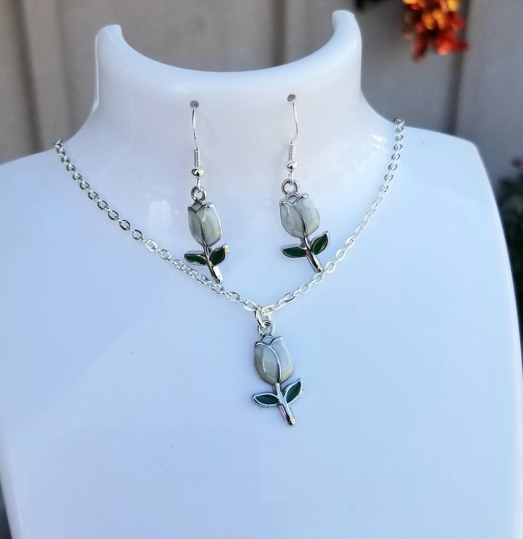 Collana Con Ciondolo Tulipano In Argento 925 E Perla: Gioiello Elegante A Forma Di Fiore Per Donna. Regalo Perfetto Per Mamma, Fidanzata O Moglie.