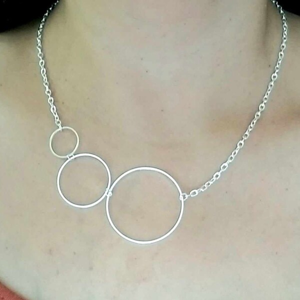 Collier cercle, collier cercle en argent, collier asymétrique, collier 3 cercles, collier asymétrique, pendentif cercle, collier unique