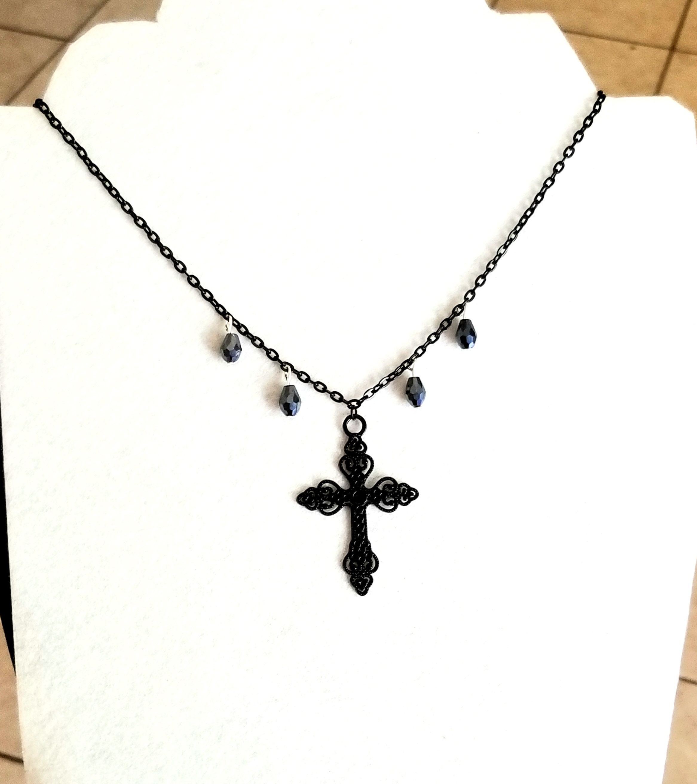 Collana da donna in argento con pendente croce vendita on line