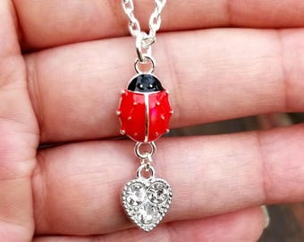 Silverhalsband med nyckelpigahänge och kristallhjärta, nyckelpiga-smycken, nyckelpiga-örhängen, nyckelpigor, lyckobringare, insekter