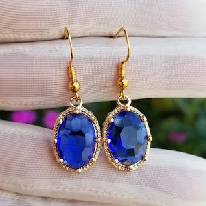Boucles d&#39;oreilles saphir bleu en or 14 carats, boucles d&#39;oreilles saphir ovales, boucles d&#39;oreilles pendantes saphir, boucles d&#39;oreilles saphir, bijoux en saphir, pierre de naissance de septembre