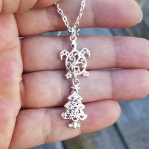 Schildkröte Küsten Weihnachtshalskette, Weihnachtsbaum-Halskette, Beachy Weihnachten, Schildkröte-Weihnachtshalskette, Küstenweihnachtsschmuck