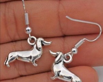 Orecchini A Bottone Argento 925 Con Brillantini – Design Bassotto – 13mm X 7mm – Katy Craig In Scatola Regalo