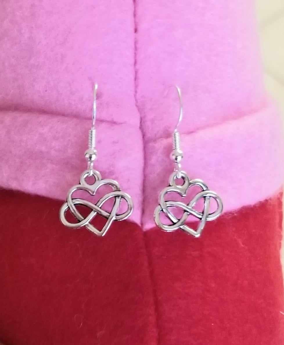 Boucles D'oreilles Pendantes Double Cœur En Argent Plaqué - Fait Main Au Royaume-Uni