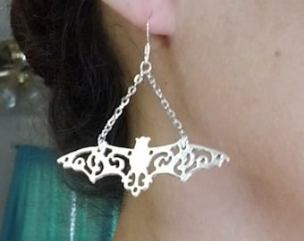 Boucles d'oreilles chauve-souris volante, Boucles d'oreilles pendantes chauve-souris, Boucles d'oreilles chauve-souris en argent, Goth, Gothique, Punk, Emo, Bijoux d'Halloween, Boucles d'oreilles Halloween, Cosplay