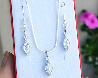 Conjunto de collar y pendientes de zafiro blanco en plata de ley, joyería de zafiro blanco, collar de zafiro blanco, pendientes de zafiro blanco, conjunto de regalo