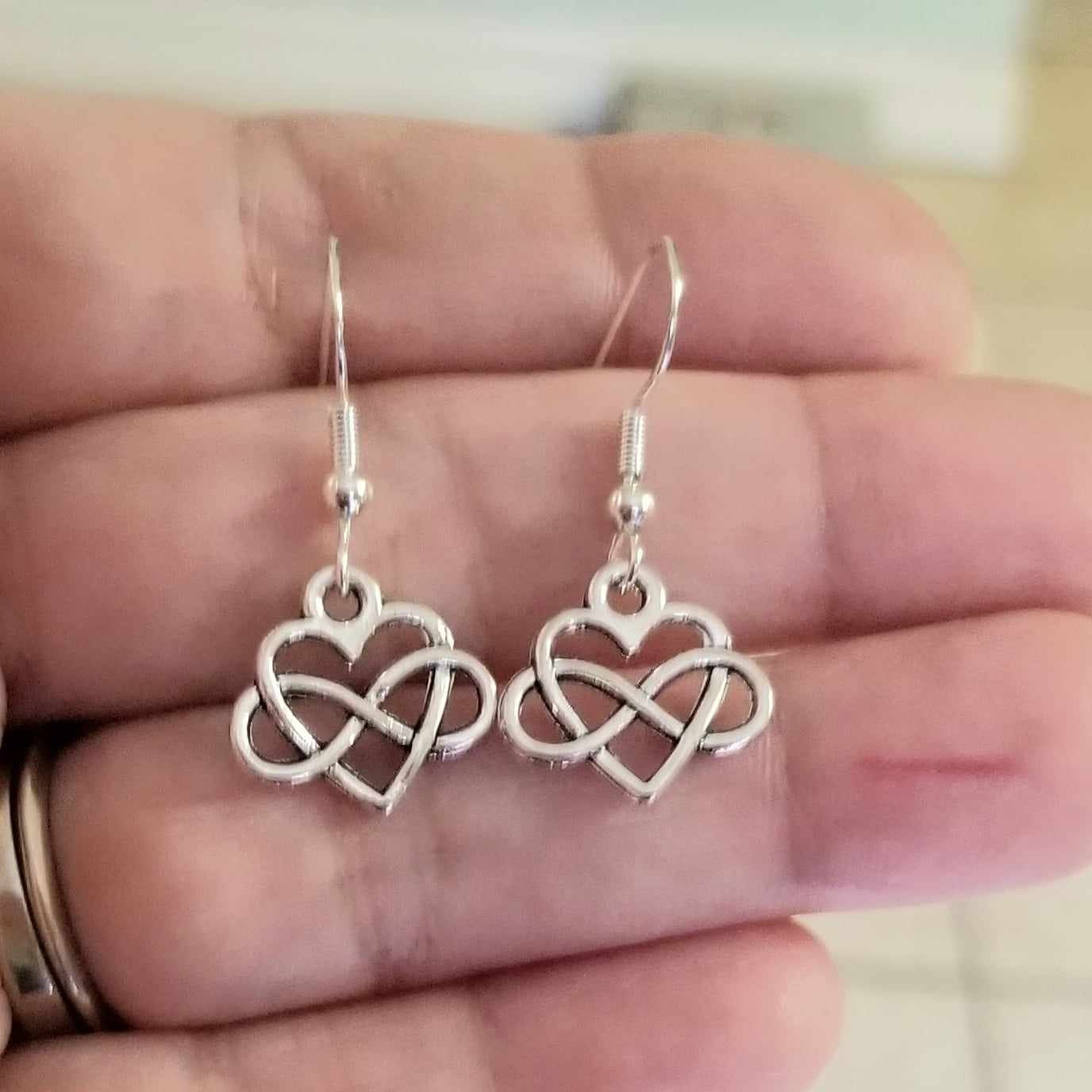 Boucles D'oreilles Pendantes Double Cœur En Argent Plaqué - Fait Main Au Royaume-Uni