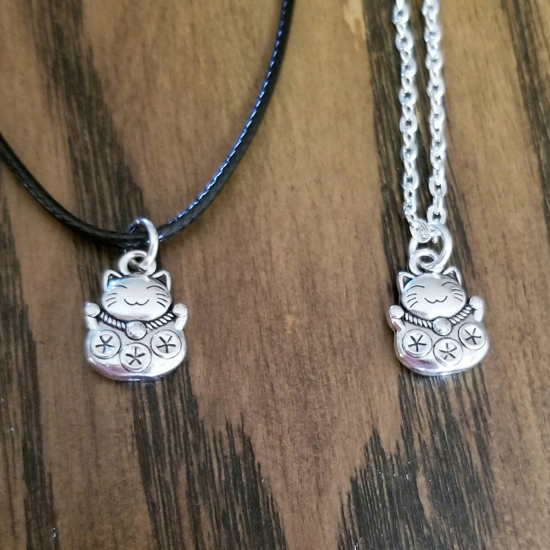 Lucky Cat Necklace Lucky Cat Jewelry Silver Lucky Cat Pendant Maneki Neko Maneki Neko Necklace Fortune Cat Raised Paw Cat Beckoning Etsy Ireland