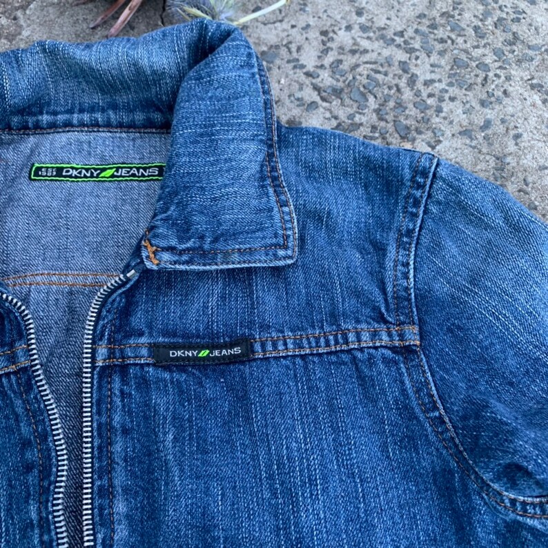 Vintage DKNY blue denim jacket sz M10