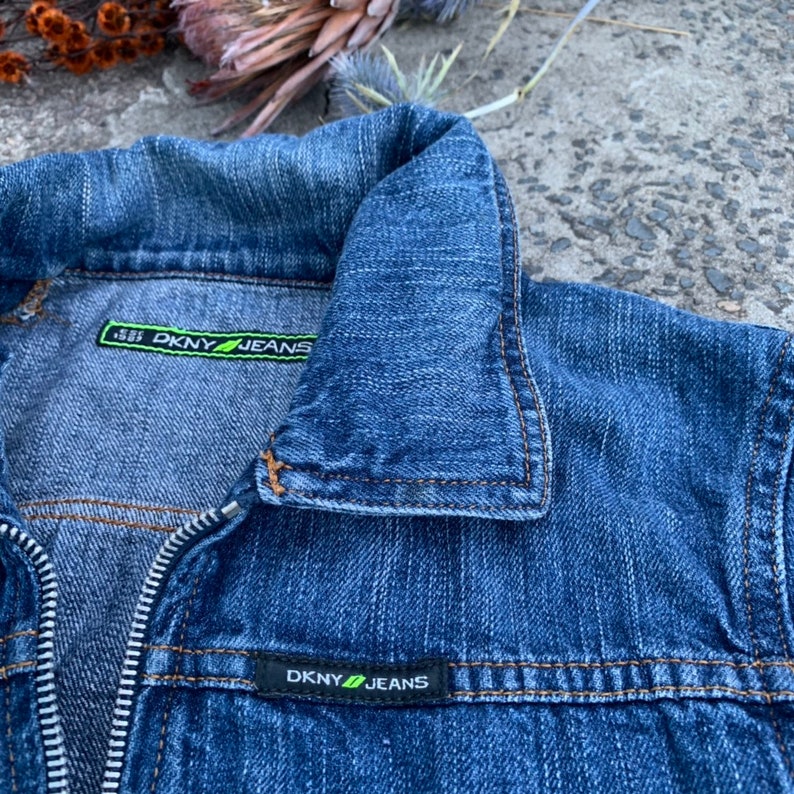 Vintage DKNY blue denim jacket sz M10
