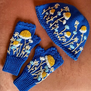 Daisy Flowers, Royal Blue Knitted Gloves, Embroidered Handmade Fingerless Gloves, Warmers, Wrist Warmer, Christmas Gift, Birthday Gift image 6