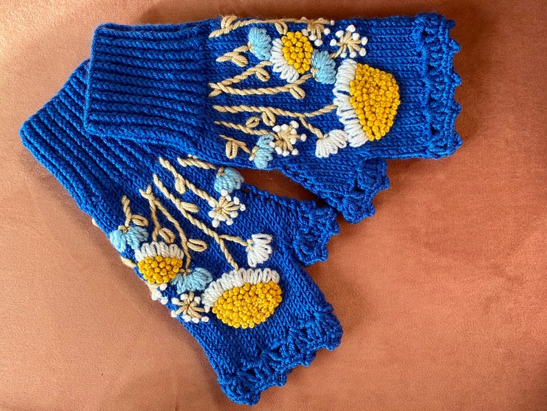 Daisy Flowers, Royal Blue Knitted Gloves, Embroidered Handmade Fingerless Gloves, Warmers, Wrist Warmer, Christmas Gift, Birthday Gift image 7