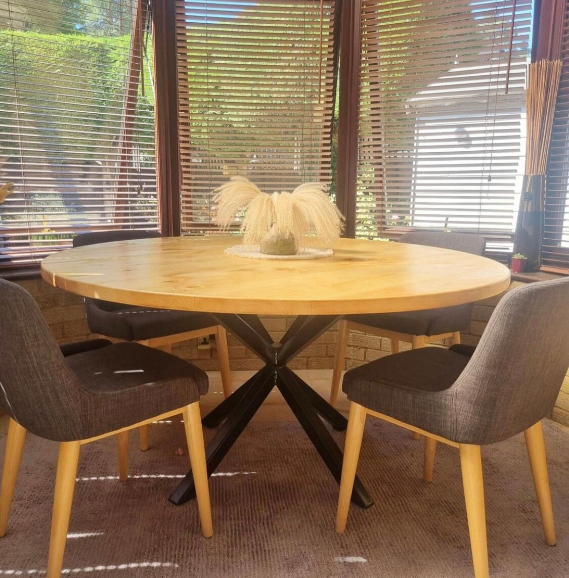 Barclay expandable 2024 round pedestal dining