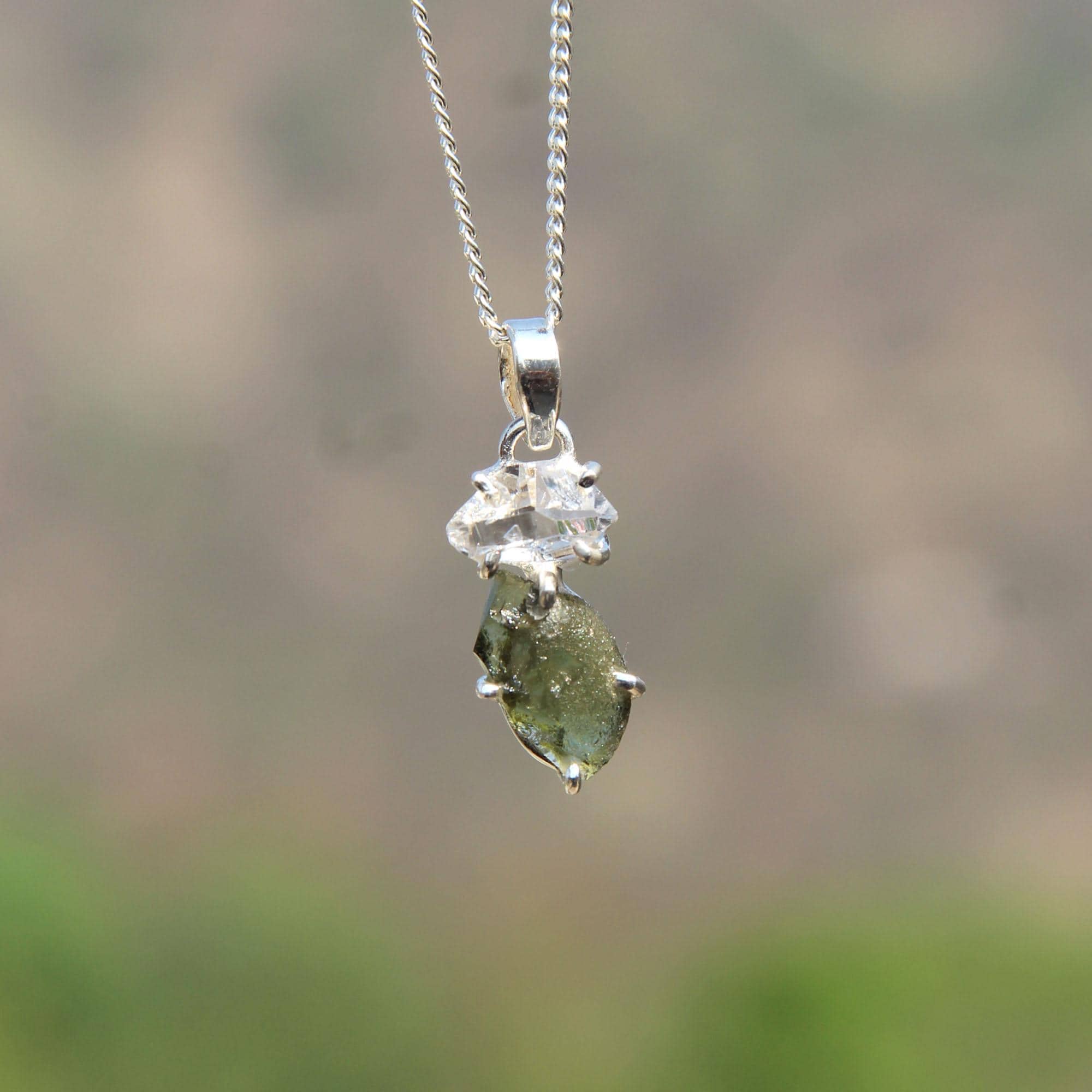 モルダバイト&ハーキマ水晶　ペンダント 天然モルダバイトハーキマーシルバーペンダント：グリーンテクタイト