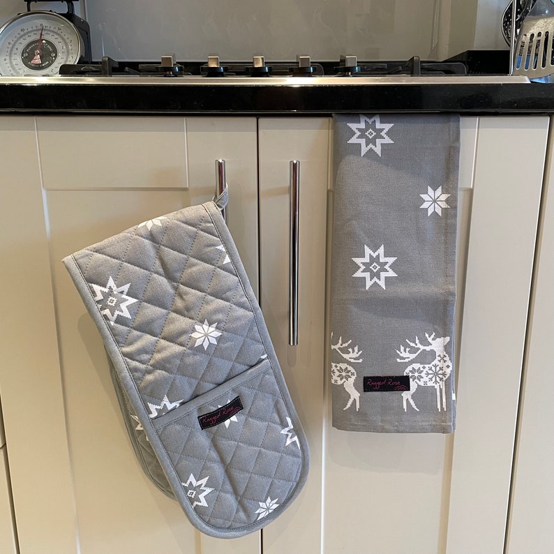 Christmas Reindeer Kitchen Towels Set, Grey Tea Towel, Red Tea Towel, Xmas Kitchen Gift,Christmas Oven Gloves, Grey Set glove/towel