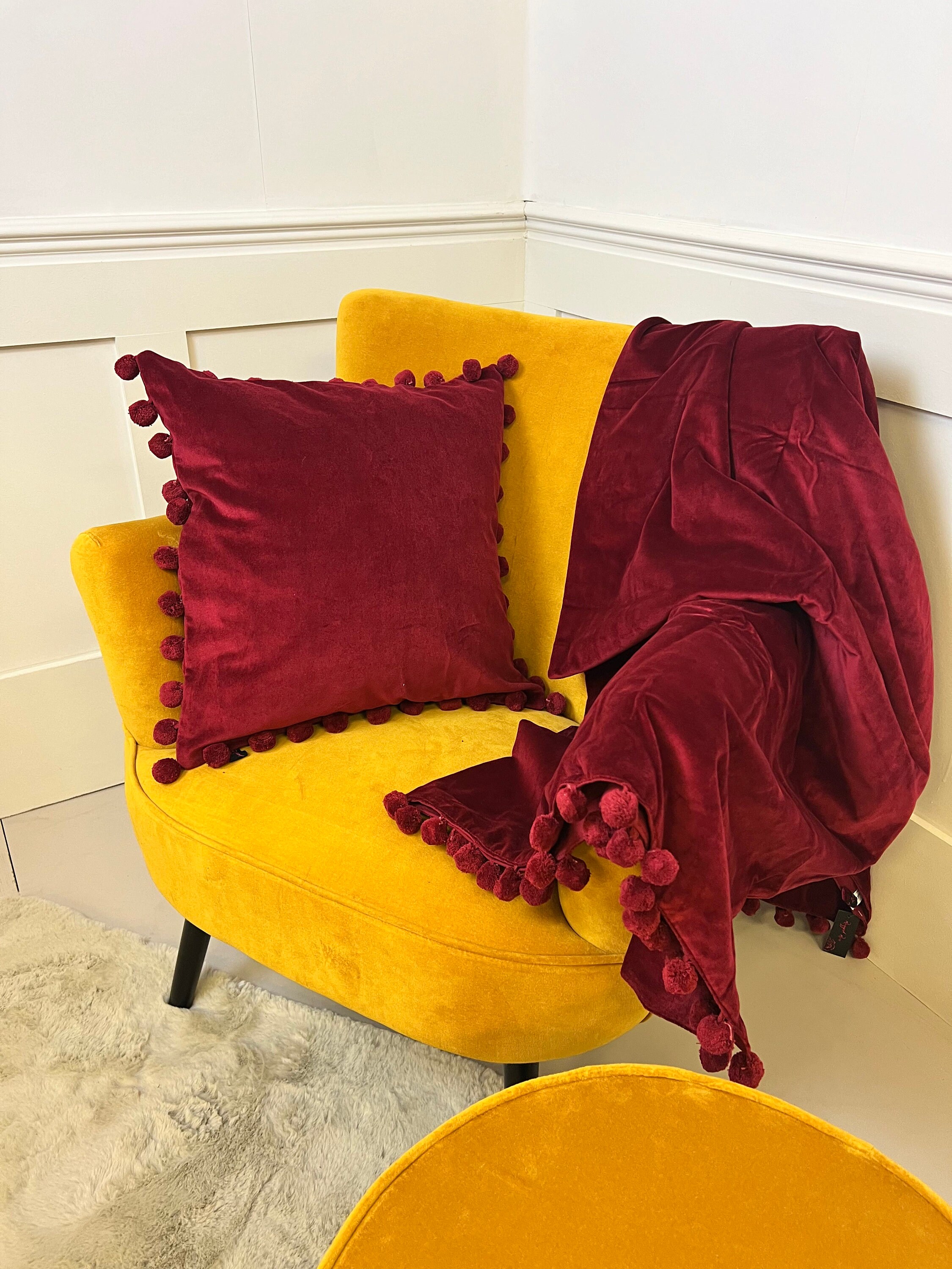 Claire Organic Cotton Pom Pom Bed Throw Blanket – YaYa & Co