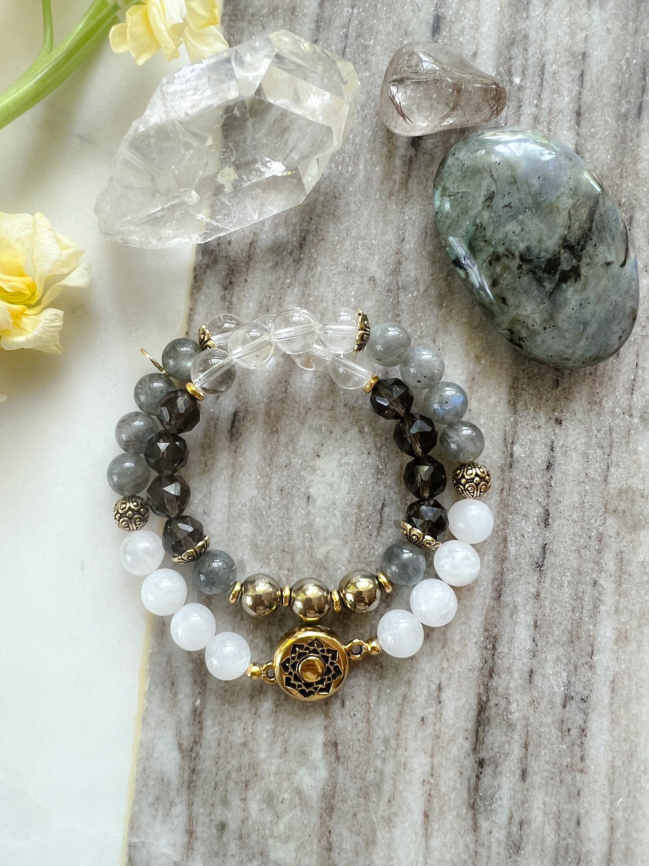 White Howlite Bracelet, Yoga Gemstone Beaded Bracelet for Women, Boho  Crystal Jewelry, Natural Stone Yoga Bracelet, Boho Crystal Bracelet 
