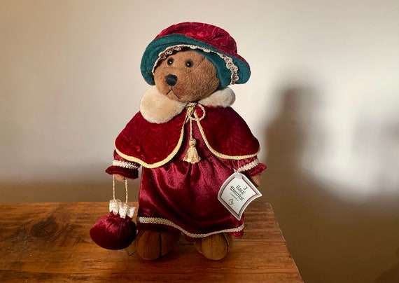 Vintage 1980s Russ A Royal Winterfest Guinevere Dressed Soft