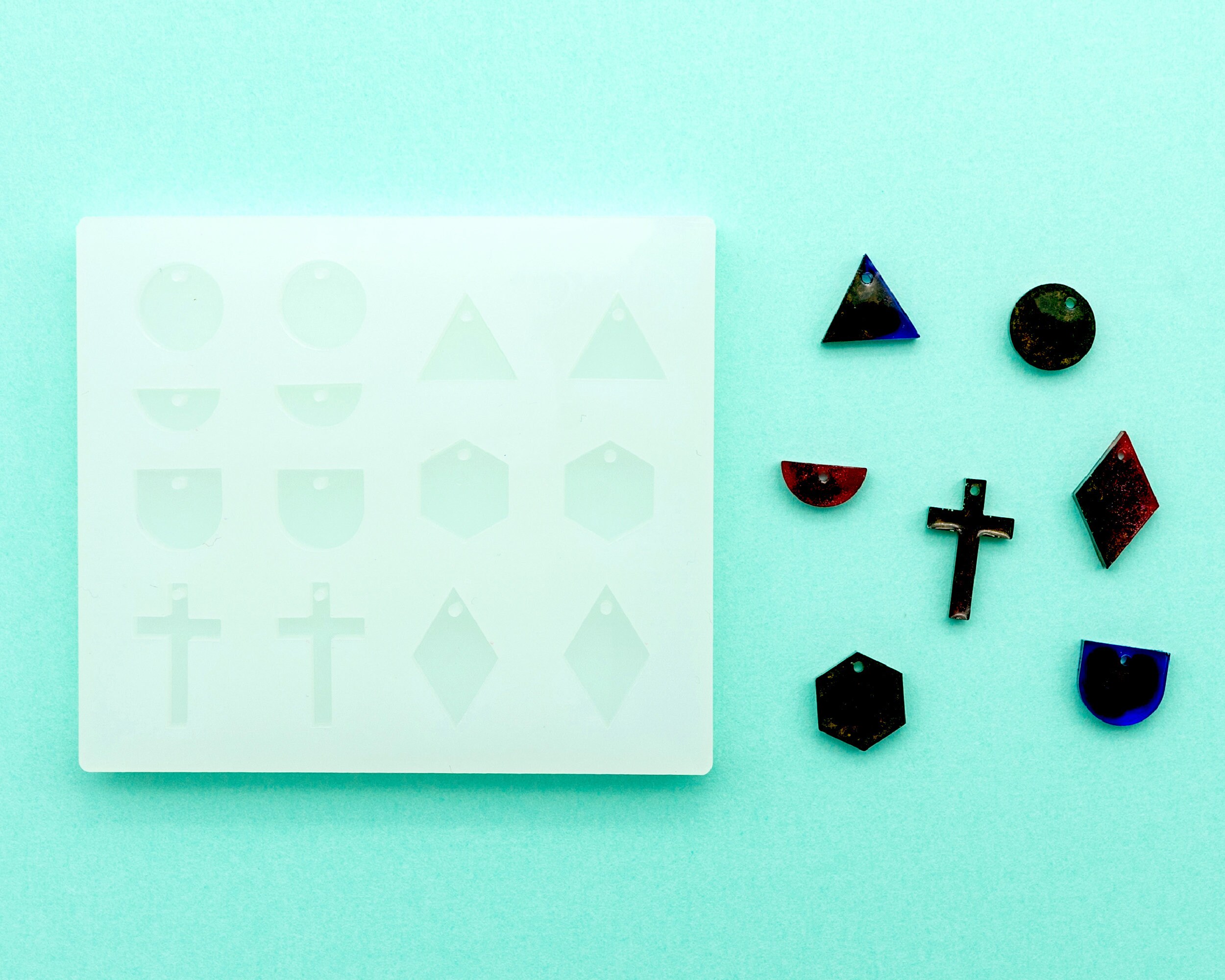 0.5" Wide 3mm Deep Flat Mixed Shapes With Hole Shiny Silicone Ea…