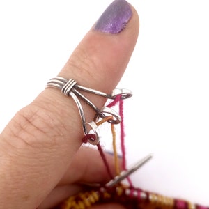 Three Colour Yarn Guide Knitting Ring - Stranded Knitting 3 Hook Ring ...