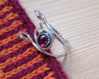 Garnet Yarn Ring - Sterling Silver Knitting Crochet Ring - Yarn Guide