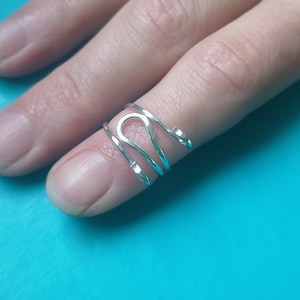 Knitting Ring Silver Yarn Guide for Your Finger Tip