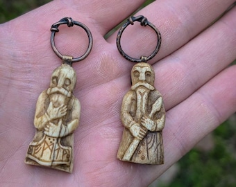 Hand carved Moose Antler Amulet with Odin and Thor – Norse Viking Talisman, Pagan Jewelry