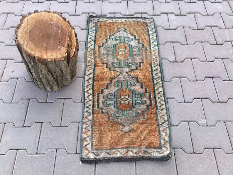Vintage small rug, Bath mat rug, Turkish rug, Small rug, Door mat, Wool rug, Bohemian rug !! FREE SHİPPİNG !! 99x49 cm =3.2 shops ft x 1.6 ft