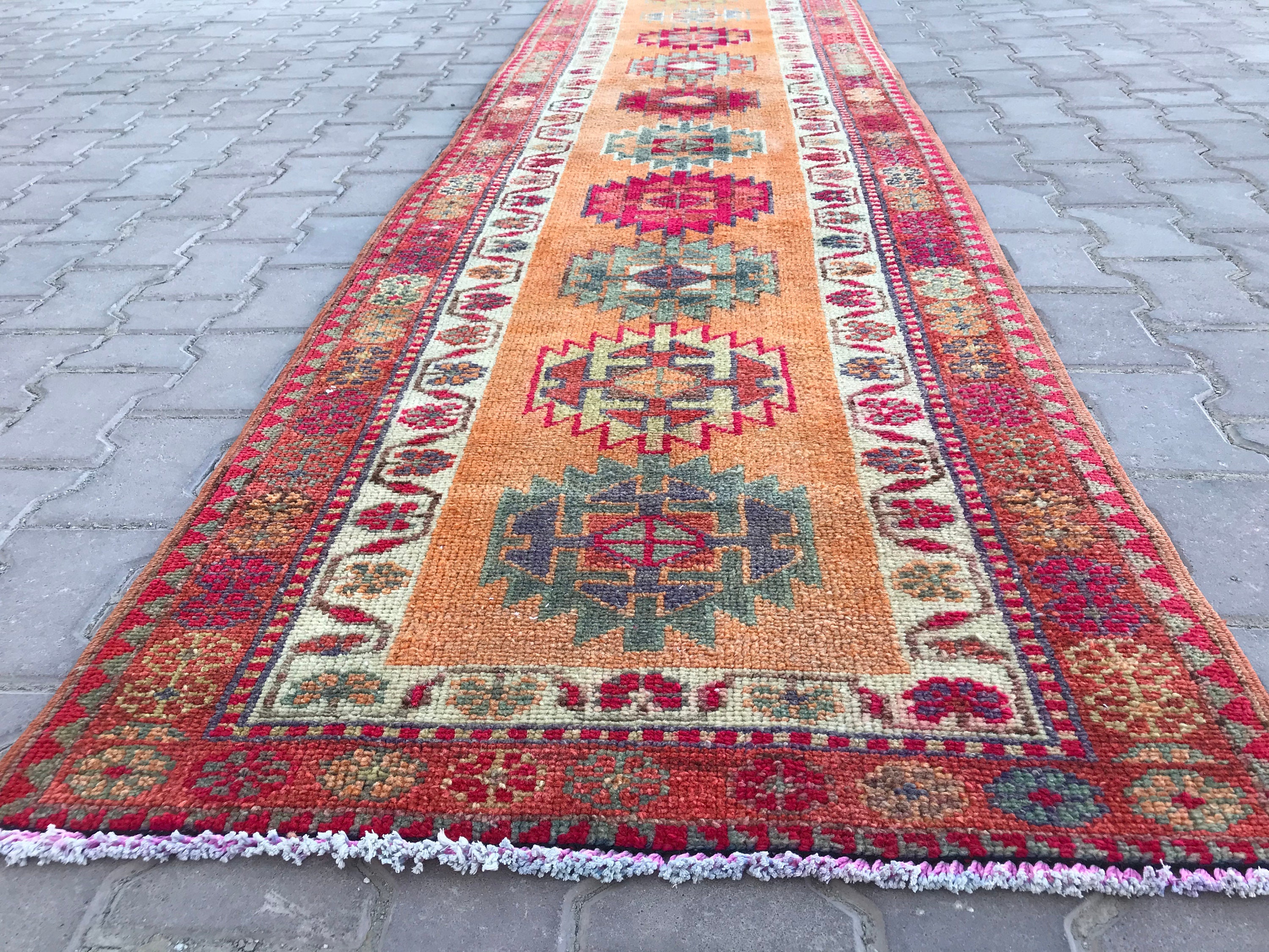 Positioning Of Runner Rugs In Lshaped Hallway? Does It Matter