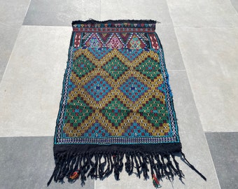 小さな刺繍入りヴィンテージキリムラグ - 2.8 x 4.7 - Etsy 日本