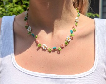 ネックレス・ペンダント Mardi x ME Bloom Daisy Necklace MONDAY EDITION》 MARDI X ME BLOOM DAISY NECKLACE (Monday