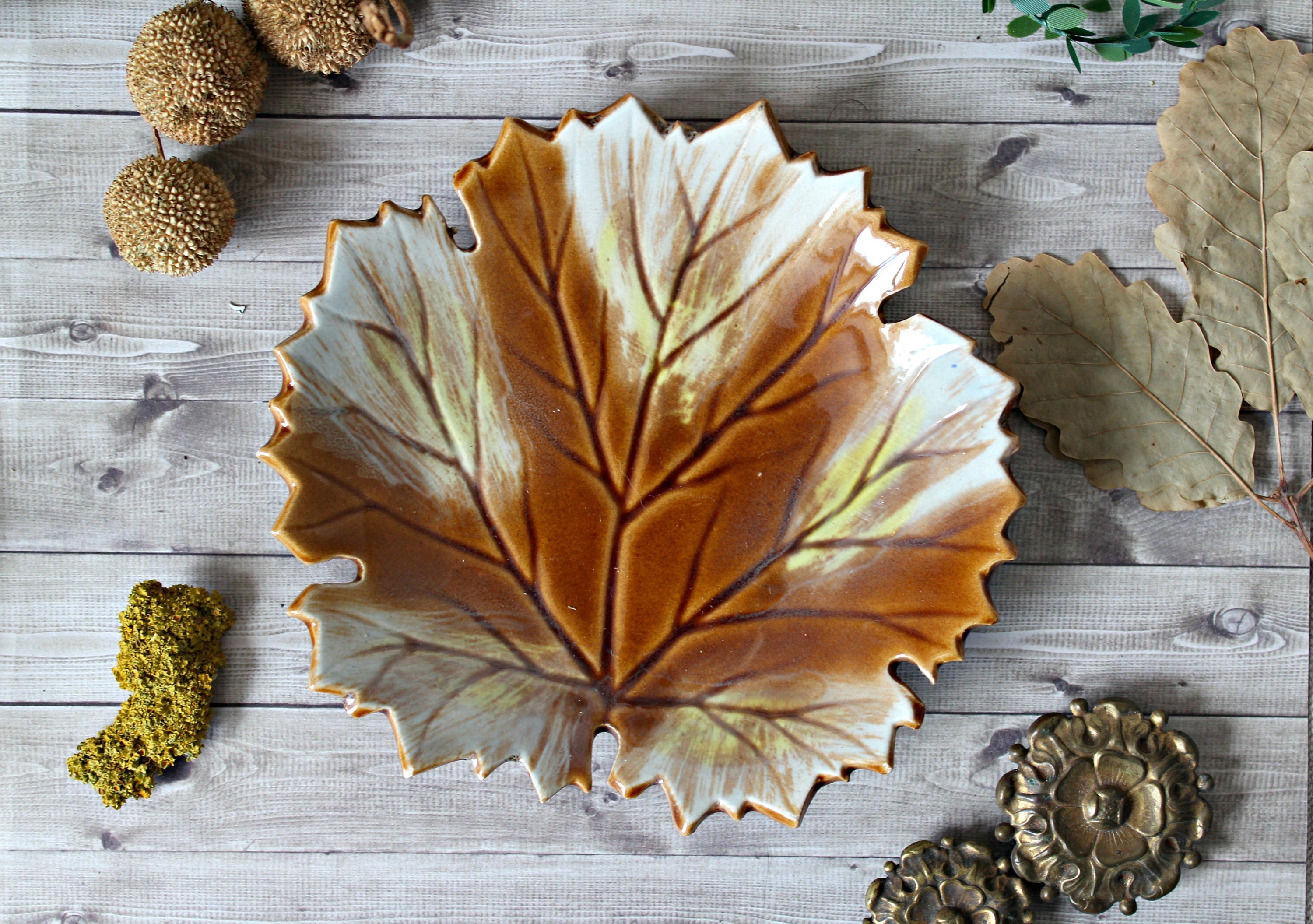 Plat Vintage Offrande Feuille Automne Pour Autel Mabon