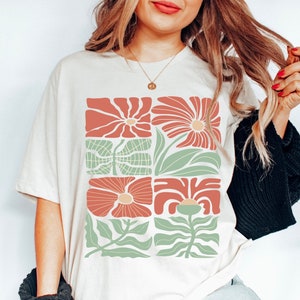 Vintage flower tshirt- Boho floral shirt- Abstract plant art- Botanical shirt- Gardening clothes- Retro Wildflower shirt- Van Gogh art shirt