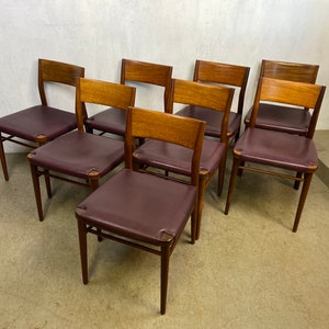 Un total de 8 chaises en teck conçues par Georg Leowald image 1