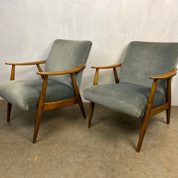 Zwei elegante Mid Century Sessel in Buche