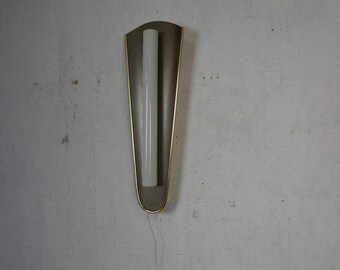 Elegant Linestra wall lamp in typical mid-century look