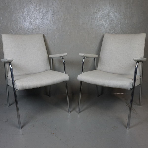 Set aus zwei herrlichen Designerstühlen von Thonet
