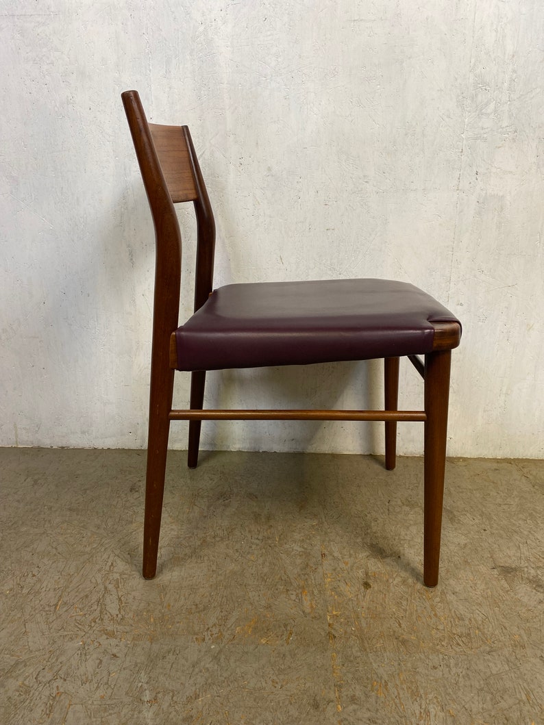 Un total de 8 chaises en teck conçues par Georg Leowald image 5