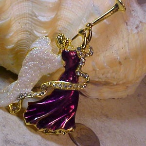 B-43 Lovely Special Adorable Blowing Cheering Praise Of Jesus Stunning ANGEL BROOCH PIN 14K Gold Plated Rhinestone Enamel **Detailed Design