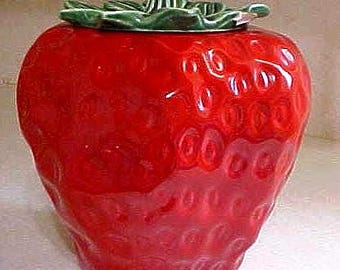 Vintage Large STRAWBERRY COOKIE JAR #265 McCoy usa Late 1950s   Classic Fruit Retro Two Piece.