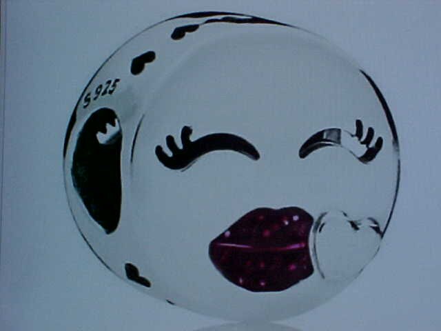 W-223 Emoji Smile KISS Face Red Lips Happy in Love Pugster