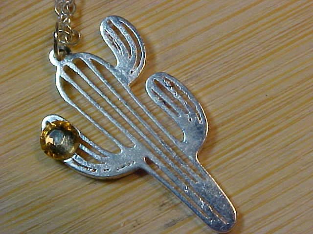 N-307 Adorable Silver Tone CACTUS NECKLACE + Gold Gift Box