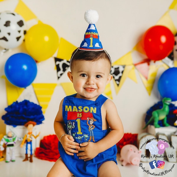 Toy Story Cake Smash Romper agrega un sombrero a juego Opcional Gorgeous 1er Birthday Outfit Hecho a mano personalizado bordado Baby Birthday Outfit