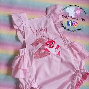 Meisjes Baby Shark Handgemaakte Frill Cake Smash Romper Outfit voor 1e verjaardag Foto Prop Outfit Geborduurd & gepersonaliseerd Perfect voor foto&#39;s UK