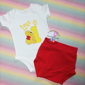 Pooh Bear Classic 1st Birthday Cake Smash Outfit Party Photo Prop Vest Top and Bloomer Bummie Pants Personalised Embroidered Baby Outfit