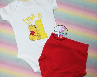Pooh Bear Classic 1st Birthday Cake Smash Outfit Party Photo Prop Vest Top and Bloomer Bummie Pants Personalised Embroidered Baby Outfit