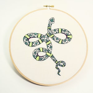Green Snake Embroidery | Snake Embroidery Hoop